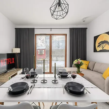 Family Flat With Garden Апартаменти