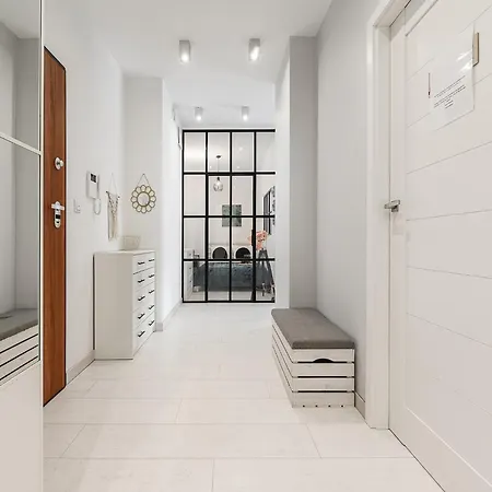 Апартаменти Family Flat With Garden Варшава