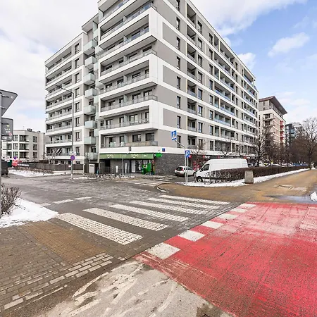 Апартаменти Family Flat With Garden Варшава