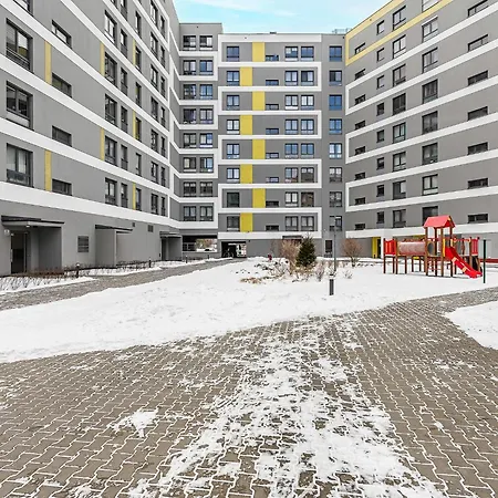 Family Flat With Garden Апартаменти